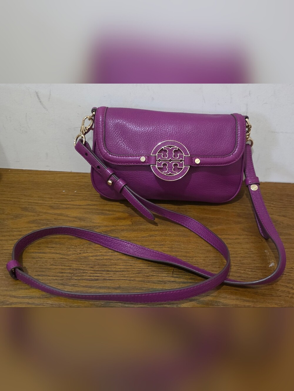 Like New!Tory Burch Small purple Pebbled Leather Crossbody Bag